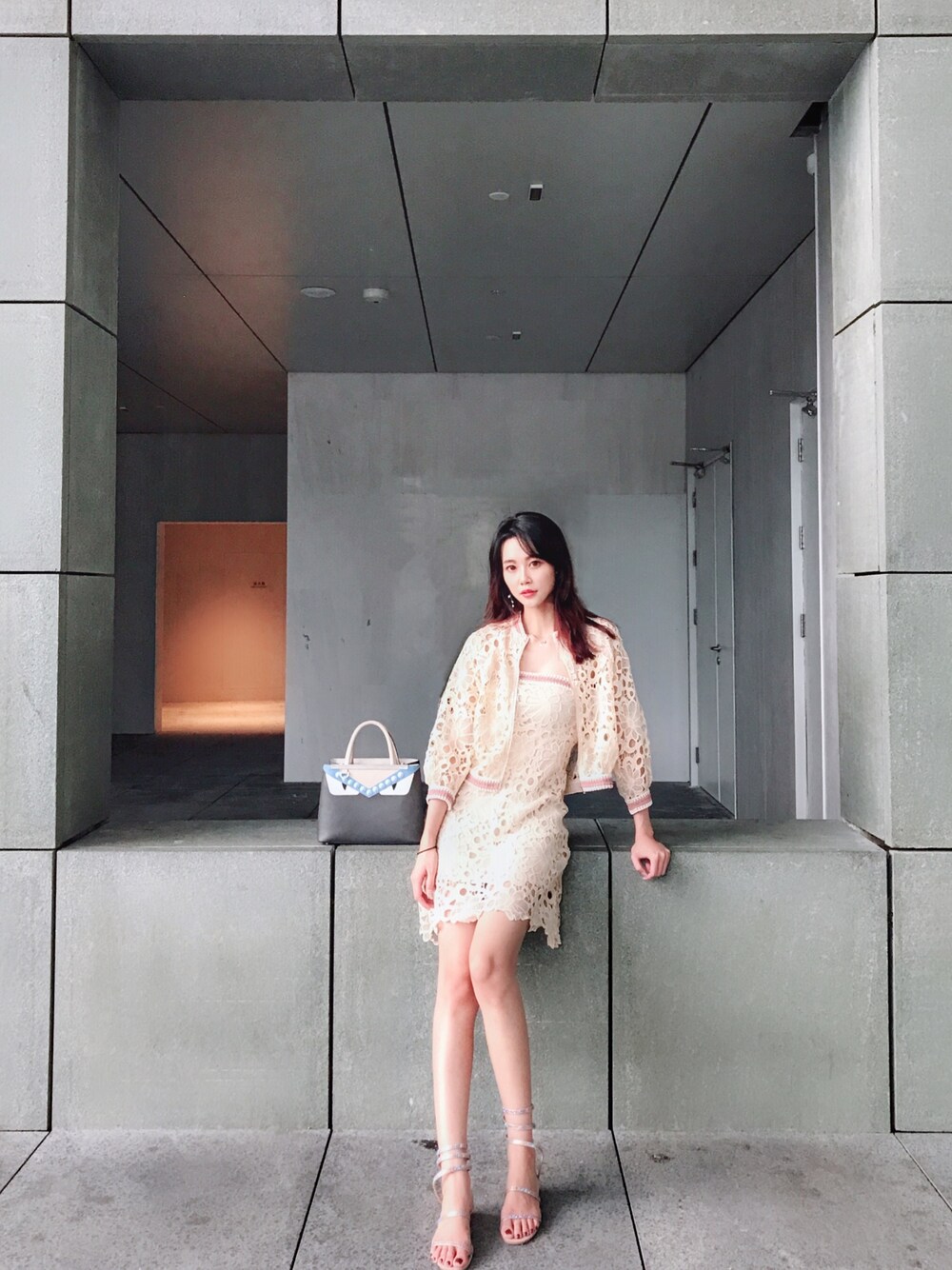 「今日のコーデ」｜「FENDIのアイテム（トートバッグ、グレー系）」を使った、Keroro樂樂如さん（レディース・173cm）の夏コーディネートの1枚目の写真