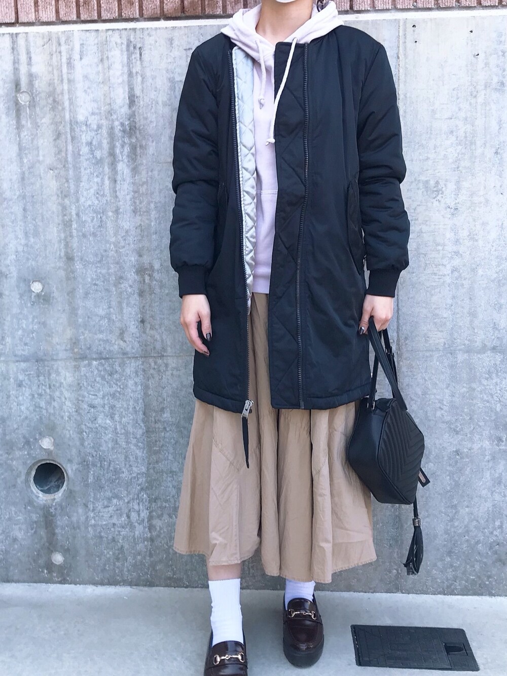 「今日のコーデ、おしゃれさんと繋がりたい、大人ガーリー」｜「GAPのロングライン ボンバージャケット（MA-1、ブラック系）」を使った、maimai1125mさん（レディース・157cm）の春コーディネートの1枚目の写真