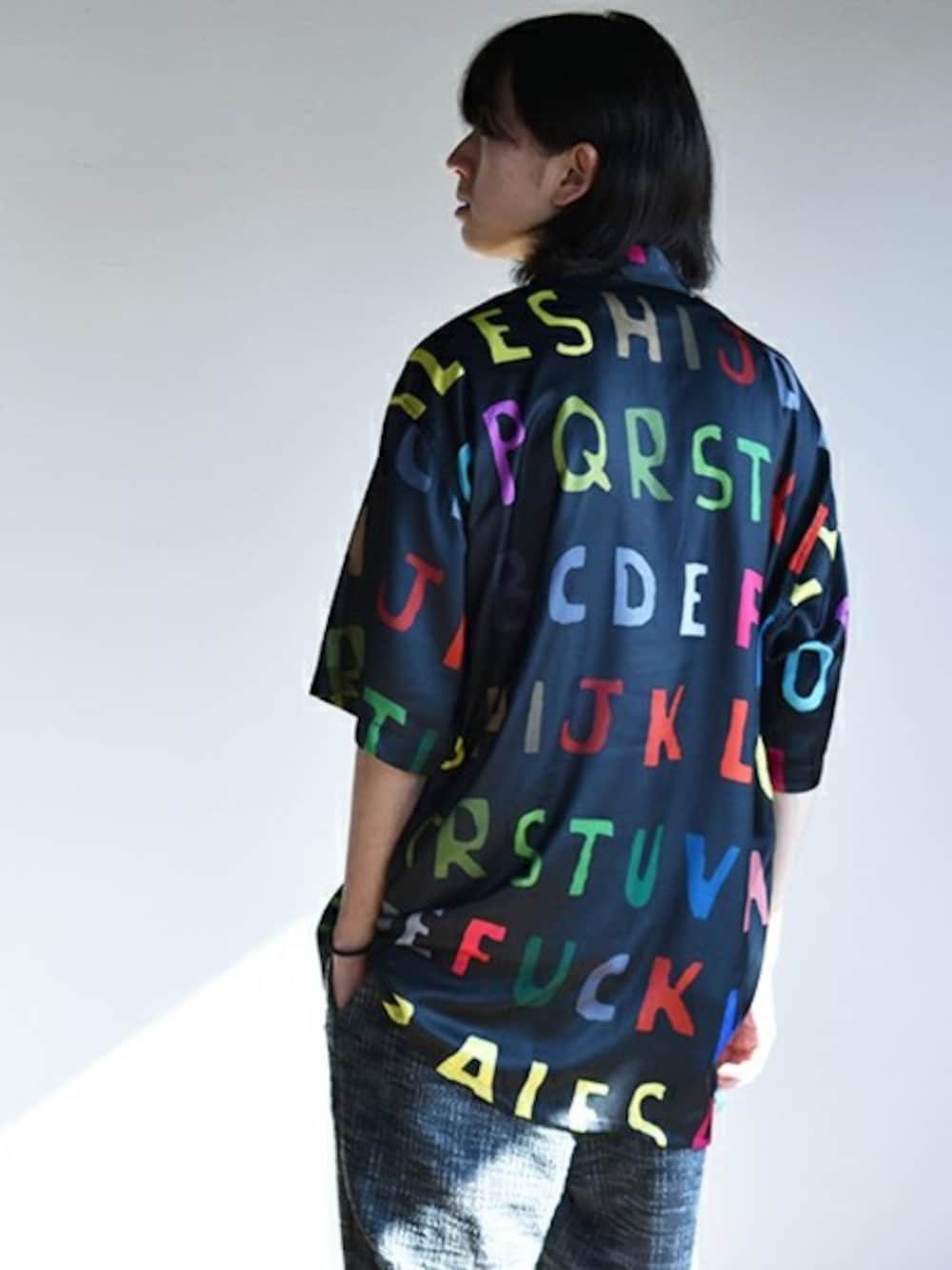 「ストリート、ロゴ、マークゴンザレス、スケーター、スケータースタイル、アート、予約商品、オープンカラーシャツ、Mark Gonzales、RiNc」｜「Mark Gonzalesの【Mark Gonzales 2019春夏】総柄オープンカラー S/S シャツ（シャツ/ブラウス、ブラック系）」を使った、RiNcさん（メンズ・170cm）の冬コーディネートの1枚目の写真