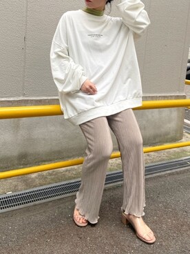 サンダル ベージュ系 を使った トレーナー の人気ファッションコーディネート Wear