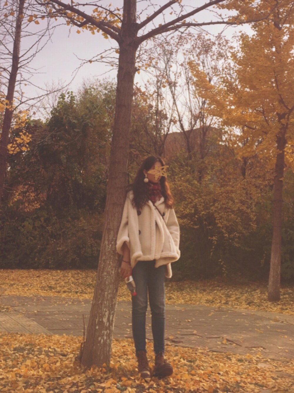 「Autumnのアイテム（その他、ゴールド系）」を使った、滋酸さん（レディース・168cm）の秋コーディネートの1枚目の写真