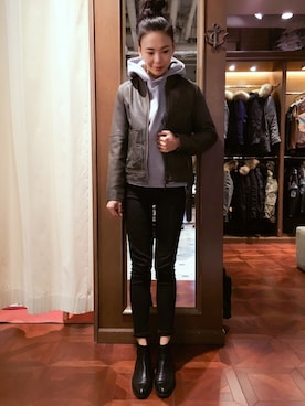 「アイテム（ミリタリージャケット、グレー系）」を使った、Hana Chuさん（レディース・168cm）の冬コーディネート