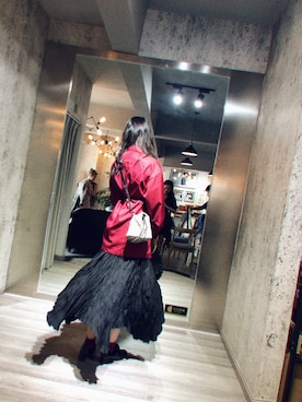 「Clarks（クラークス）のアイテム（ローファー、ブラック系）」を使った、杉杉子さん（レディース・165cm）の秋コーディネート
