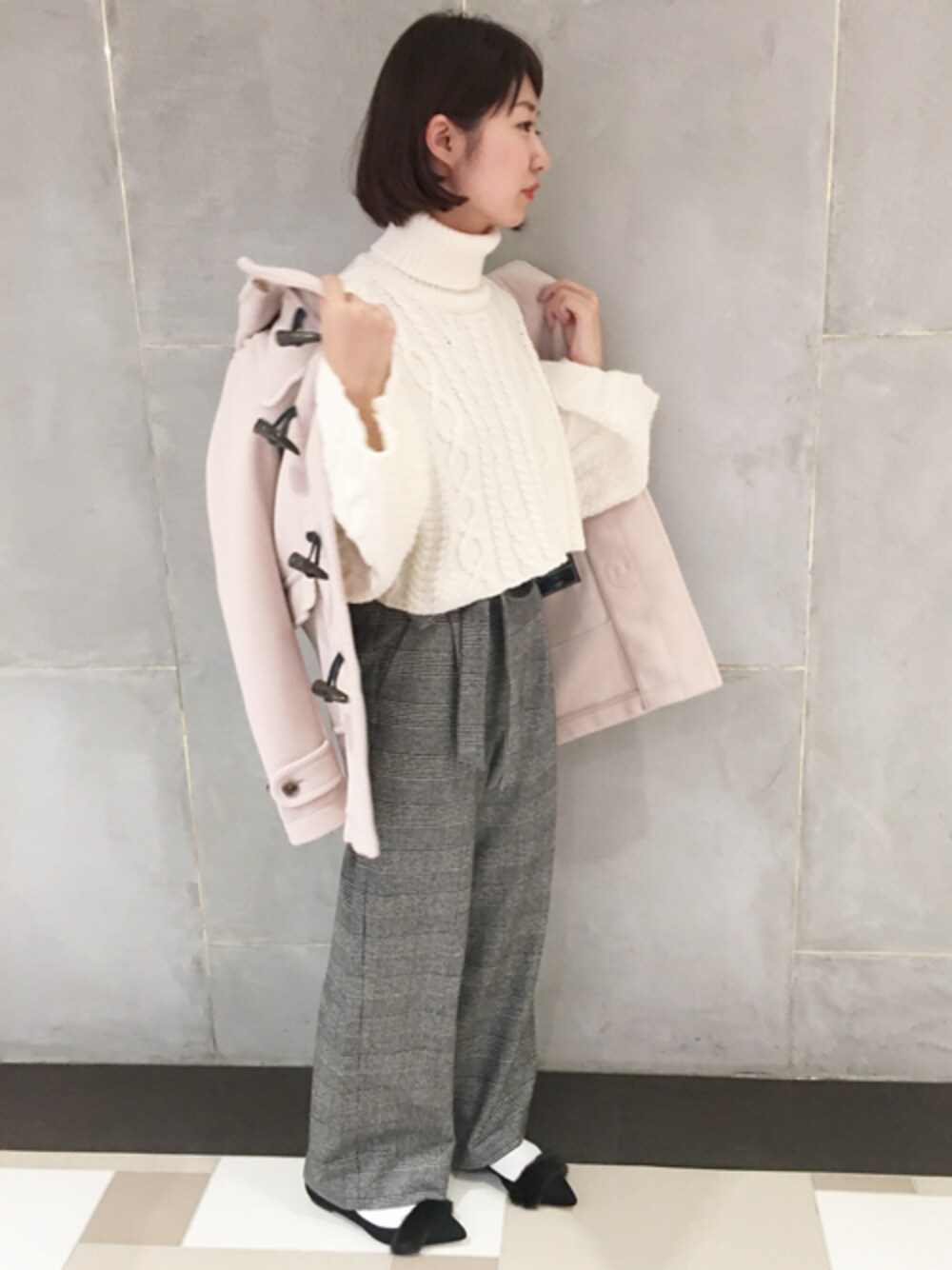「SHIPSのグレンチェックパンツ◇（その他パンツ、ブラック系）」を使った、菅沼さん（レディース・162cm）の冬コーディネートの1枚目の写真
