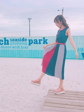 「海」｜「アイテム（パンプス）」を使った、前田希美さん（レディース・158cm）の夏コーディネート
