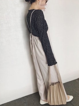 「プリーツバッグ」｜「アイテム（オールインワン・サロペット）」を使った、micocoさん（レディース・158cm）の春コーディネート