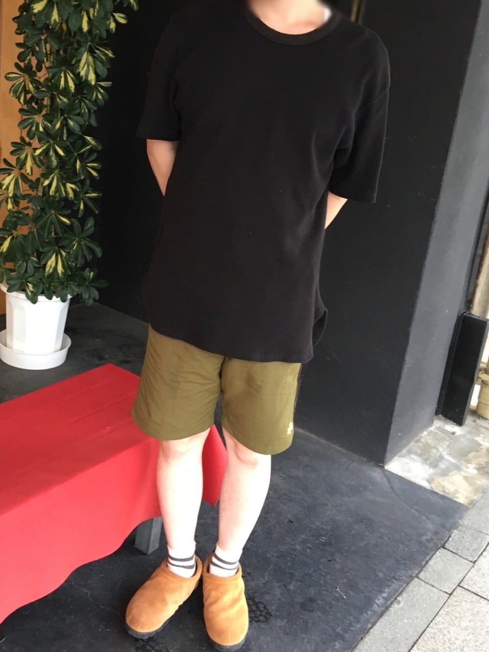 「休日スタイル、夏、おしゃれさんと繋がりたい、シンプルコーデ、スニーカー、ナイキ、ショートパンツ、プチプラ、GU、いいね、save、フォローお願いします🤑」｜「GUのアイテム（Tシャツ/カットソー、ブラック系）」を使った、垂金権造さん（メンズ・171cm）の夏コーディネートの1枚目の写真