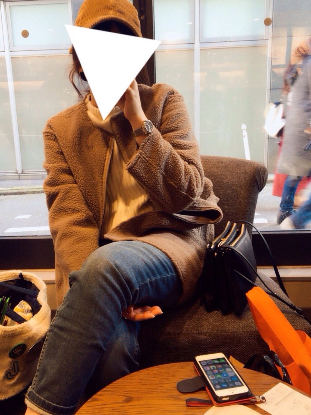 「オトナカジュアル、ニット、ハイウエスト、キャップ、ノーカラーコート、ボアコート、セリーヌトリオ、denim」｜「BEAUTY&YOUTH UNITED ARROWSのBY ビッグコーデュロイキャップ（キャップ、ブラウン系）」を使った、y!!!さん（レディース・166cm）の冬コーディネートの1枚目の写真