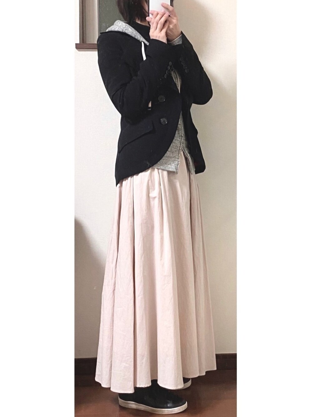 「オトナカジュアル、ロングスカート、ジャケット、スニーカーコーデ、ZARA、大人カジュアル、大人かわいい」｜「JILKYのアイテム（スカート、ピンク系）」を使った、=(ΦωΦ)=さん（レディース・158cm）の冬コーディネートの1枚目の写真