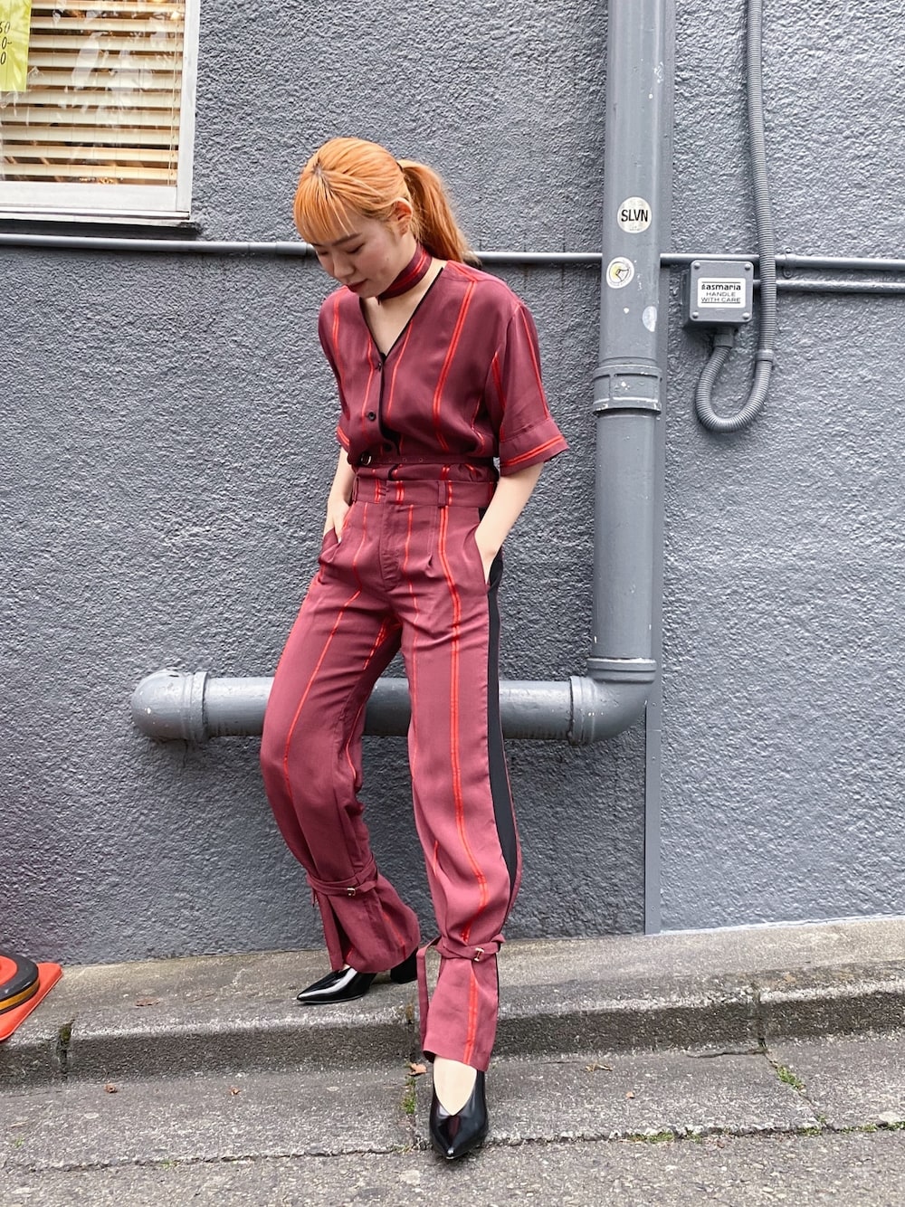 「パンツスタイル、春夏コーデ、春コーデ、ootd、春色、セットアップ、ピンク、ストライプ、シャツスタイル、チョーカー」｜「AKANE UTSUNOMIYAのアイテム（シャツ/ブラウス、ピンク系）」を使った、Ⓜ︎ａｙｕさん（レディース・166cm）の春コーディネートの1枚目の写真