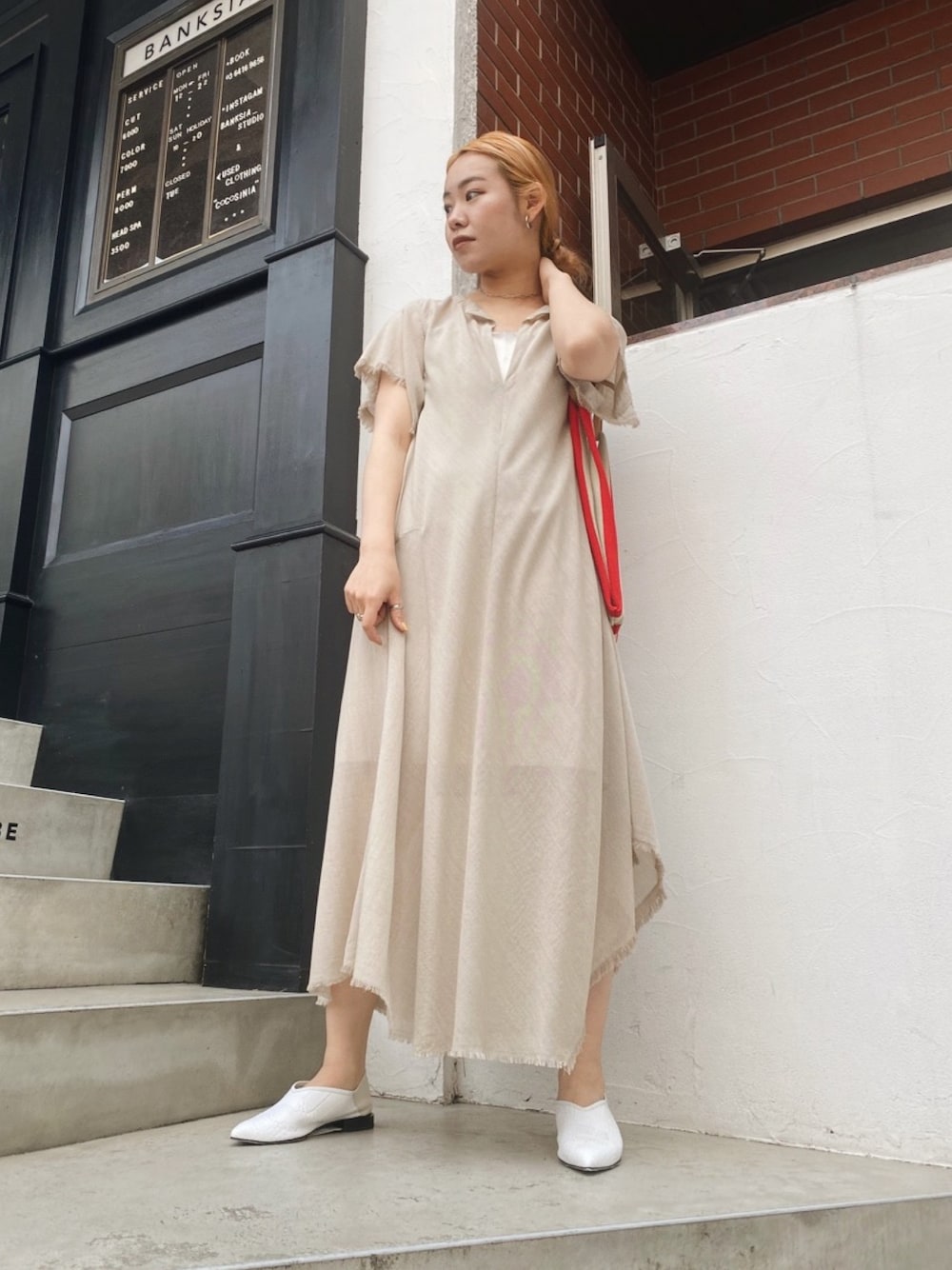 「カジュアルコーデ、リラックススタイル、透け感、ootd、ワンピース、ワンピーススタイル、ベージュ、TOGA、ポインテッドトゥ、ロングワンピース」｜「RITOのRITO アシンメトリーロングワンピース（ワンピース、ベージュ系）」を使った、Ⓜ︎ａｙｕさん（レディース・166cm）の春コーディネートの1枚目の写真