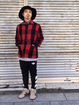 「アイテム（カバーオール、レッド系）」を使った、初珠さん（メンズ・167cm）の冬コーディネート