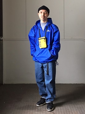 「テーパードデニム」｜「アイテム（ナイロンジャケット）」を使った、初珠さん（メンズ・167cm）の春コーディネート