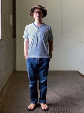 「VISVIM（ビズビム）のアイテム（デニムパンツ）」を使った、初珠さん（メンズ・167cm）の秋コーディネート