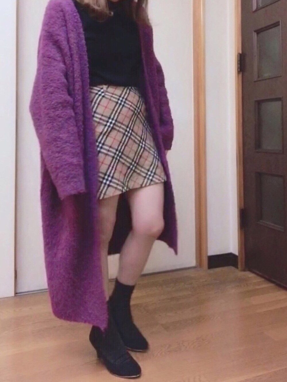 「BURBERRY BLUE LABEL、おチビコーデ、ミニスカート、ロングカーディガン、150cmコーデ、150cm、GU、低身長コーデ」｜「BURBERRY BLUE LABELのアイテム（スカート、ベージュ系）」を使った、ちゃちゃさん（レディース・150cm）の冬コーディネートの1枚目の写真