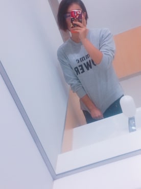 「学校」｜「アイテム（スウェット）」を使った、千歌さん（レディース・160cm）の秋コーディネート