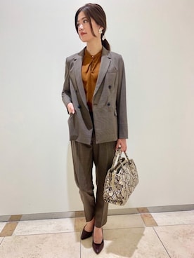 「スーツ」｜「アイテム（パンプス、ブラウン系）」を使った、tsuchida11012さん（レディース・162cm）の秋コーディネート