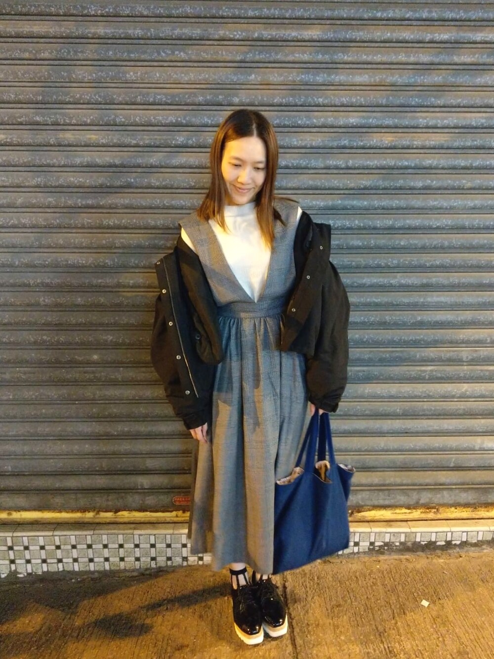 「冬コーデ、ootd、香港、厚底シューズ、Heather、wcloset、earth music&ecology」｜「earth music&ecologyのアイテム（トップス、ベージュ系）」を使った、Jasmine ジャスミンさん（レディース・163cm）の冬コーディネートの1枚目の写真