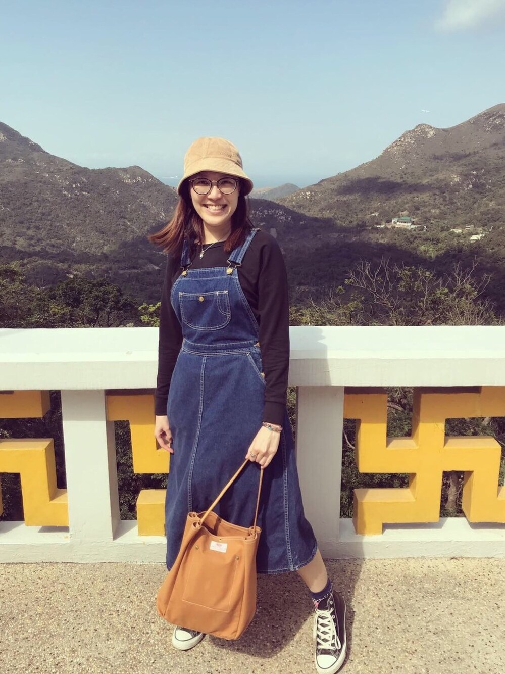 「春コーデ、ootd、今日のコーデ、converse、pointer brand、BAG'n'NOUN、古着、香港」｜「Lecafのアイテム（帽子、ベージュ系）」を使った、Jasmine ジャスミンさん（レディース・163cm）の冬コーディネートの1枚目の写真