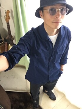 「MHL.（エムエイチエル）のアイテム（シャツ/ブラウス、ブルー系）」を使った、ミツヒロさん（メンズ・170cm）の春コーディネート