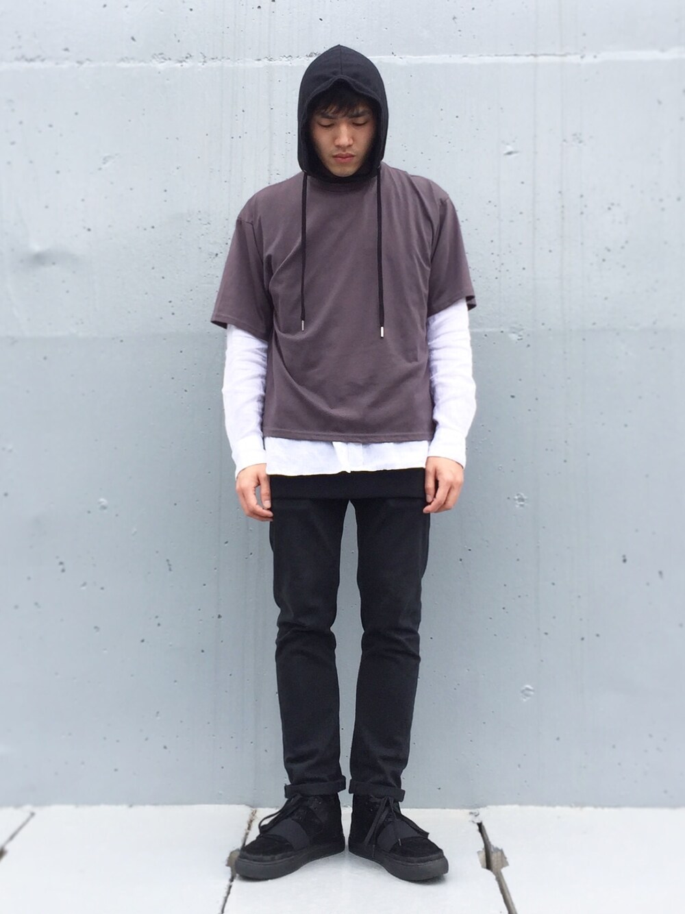 「FOREVER 21のアイテム（パーカー、ブラック系）」を使った、SMTF_CHENさん（メンズ・172cm）の春コーディネートの1枚目の写真