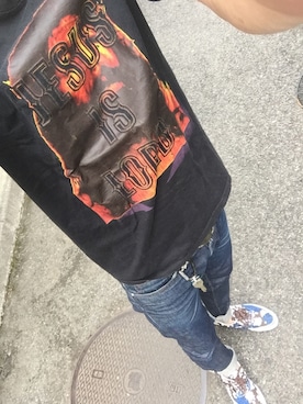 「GIVENCHY（ジバンシイ）のアイテム（Tシャツ/カットソー、ブラック系）」を使った、papamama99さん（メンズ・181cm）の春コーディネート