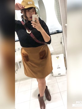 「お買い物」｜「アイテム（キャップ）」を使った、MOLAさん（レディース・164cm）の秋コーディネート
