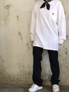 花マルこさんの「Carhartt (カーハート) /Workwear Pocket Long-Sleeve T-Shirts ワーカーポケットロングスリーブTシャツ」を使ったコーディネート