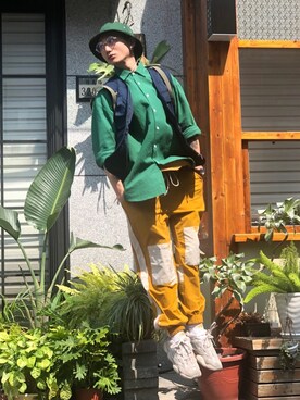 「アイテム（チノパンツ、オレンジ系）」を使った、冠宇さん（メンズ・174cm）の春コーディネート