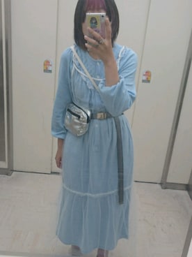 「アイテム（ボディバッグ/ウエストポーチ、シルバー系）」を使った、華捺さん（レディース・160cm）の秋コーディネート