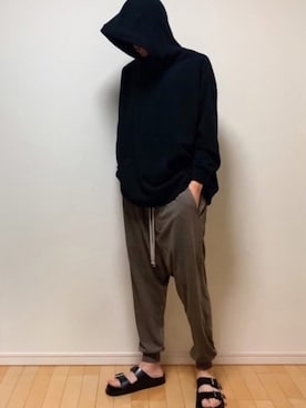 「RICK OWENS」｜「アイテム（サンダル）」を使った、とすさん（メンズ・181cm）の春コーディネート