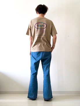 「LAKOLE（ラコレ）のオーバルプリントTシャツ / LAKOLE（Tシャツ/カットソー、ベージュ系）」を使った、KYOさん（メンズ・180cm）の春コーディネート