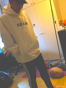 「F.C.Real Bristol（エフシーレアルブリストル）のアイテム（マウンテンパーカー）」を使った、こーきさん（メンズ・170cm）の秋コーディネート
