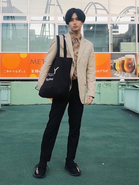 「Banana Republic（バナナリパブリック）のアイテム（テーラードジャケット）」を使った、中岡 圭さん（メンズ・168cm）の冬コーディネート