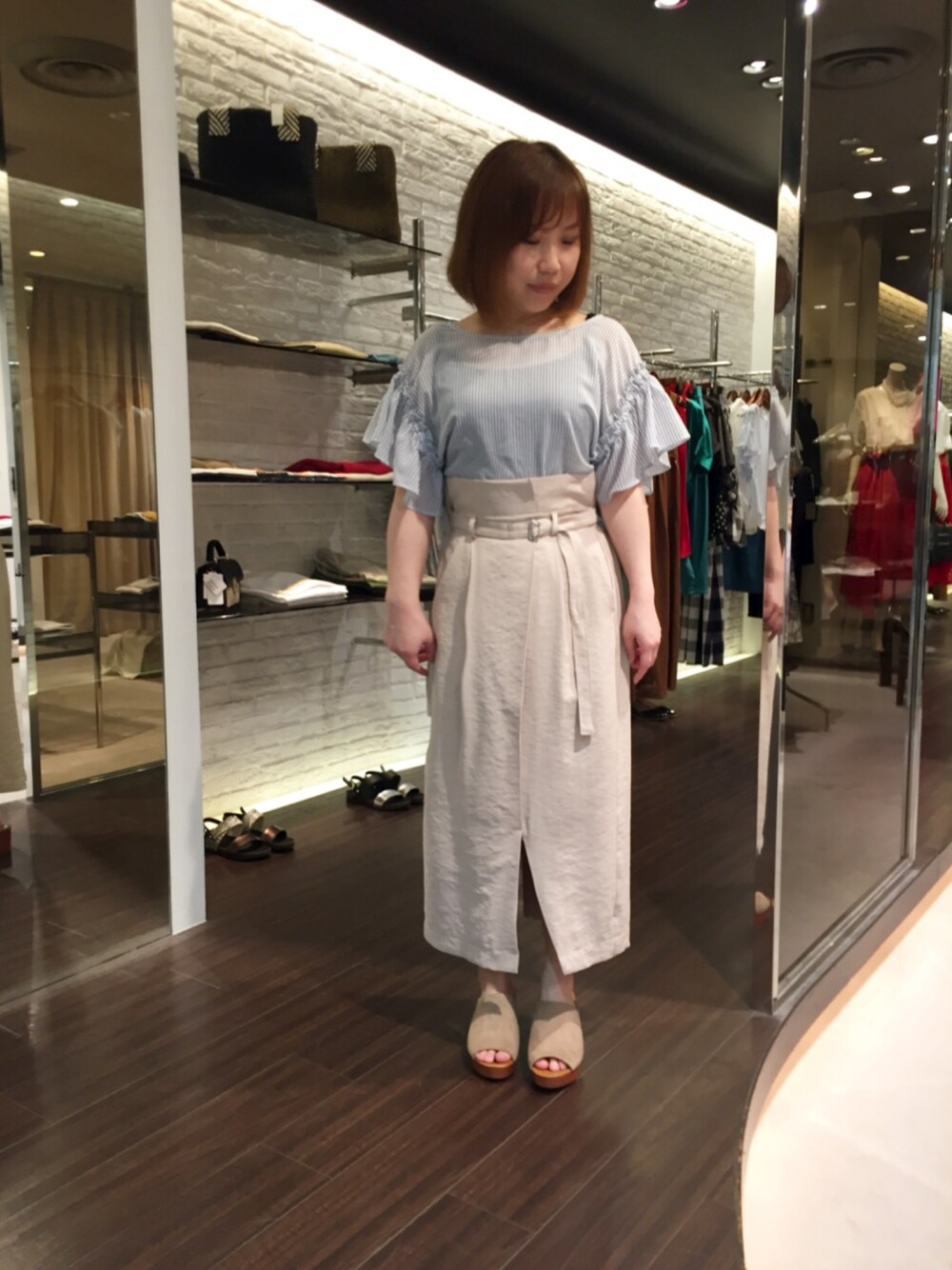 asakoさんの「ベルト付ハイウエストタイトスカート（INTERPLANET）」を使ったコーディネート