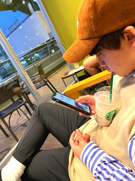 「BEAMS（ビームス）のアイテム（スラックス）」を使った、Yamotoさん（メンズ・159cm）の春コーディネート