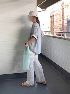 「プリーツバッグ」｜「アイテム（帽子）」を使った、teeemoeさん（レディース・157cm）の夏コーディネート