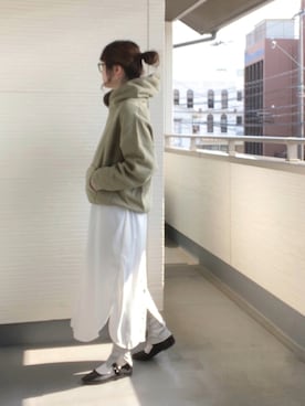 「アイテム（パーカー、グリーン系）」を使った、teeemoeさん（レディース・157cm）の春コーディネート