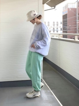 「DHOLIC（ディーホリック）のアイテム（スウェットパンツ）」を使った、teeemoeさん（レディース・157cm）の春コーディネート