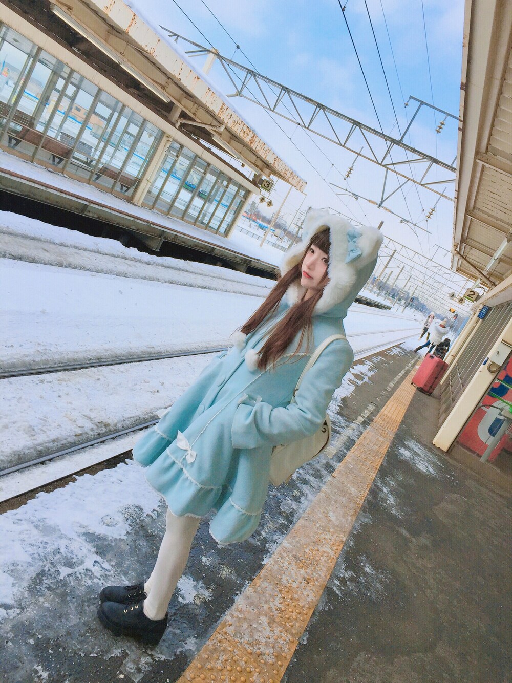 「北海道、冬コーデ」｜「夢展望のアイテム（ジャケット/アウター、ブルー系）」を使った、うさちさん（レディース・155cm）の冬コーディネートの1枚目の写真