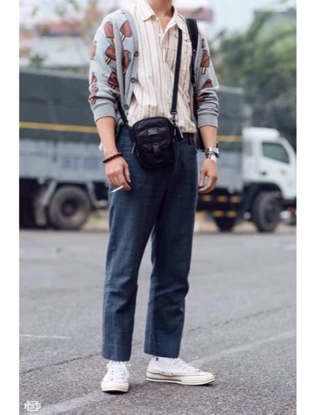 「hnbmg、vietnam、vietnamese、soleex2018、thrifted」｜「BILLIONAIRE BOYS CLUBのアイテム（ジャケット/アウター、グレー系）」を使った、Thành Dũngさん（メンズ・176cm）の冬コーディネートの1枚目の写真