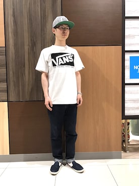 「Lee（リー）のアイテム（スリッポン）」を使った、RiNc天童店さん（メンズ・170cm）の夏コーディネート