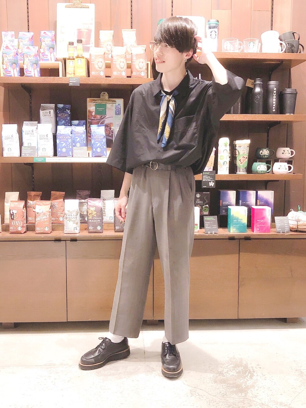 「大人コーデ、シンプル、スラックス、メガネ男子、シャツ、古着コーデ、夏コーデ、GU、HARE、大学生」｜「古着のアイテム（スラックス、グレー系）」を使った、はるきさん（メンズ・167cm）の夏コーディネートの1枚目の写真