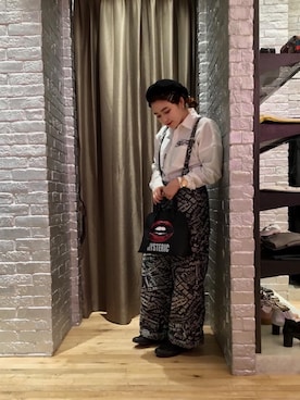 「HYSTERIC GLAMOUR（ヒステリックグラマー）のRIDE ON TIMEジャカード RAWデニムサスペンダー付パンツ（デニムパンツ、ブルー系）」を使った、hinataさん（レディース・162cm）の春コーディネート