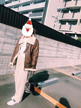 「LAVEANGE（ラビアンジェ）のエコムートンB-3ボンバージャケット（ブルゾン、ブラウン系）」を使った、文元亜瑞紗さん（レディース）の冬コーディネート