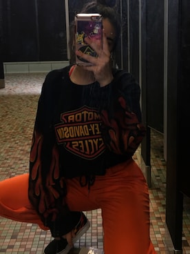 「Harley-Davidson（ハーレーダビッドソン）のアイテム（Tシャツ/カットソー、ブラック系）」を使った、fjnglさん（レディース・160cm）の冬コーディネート