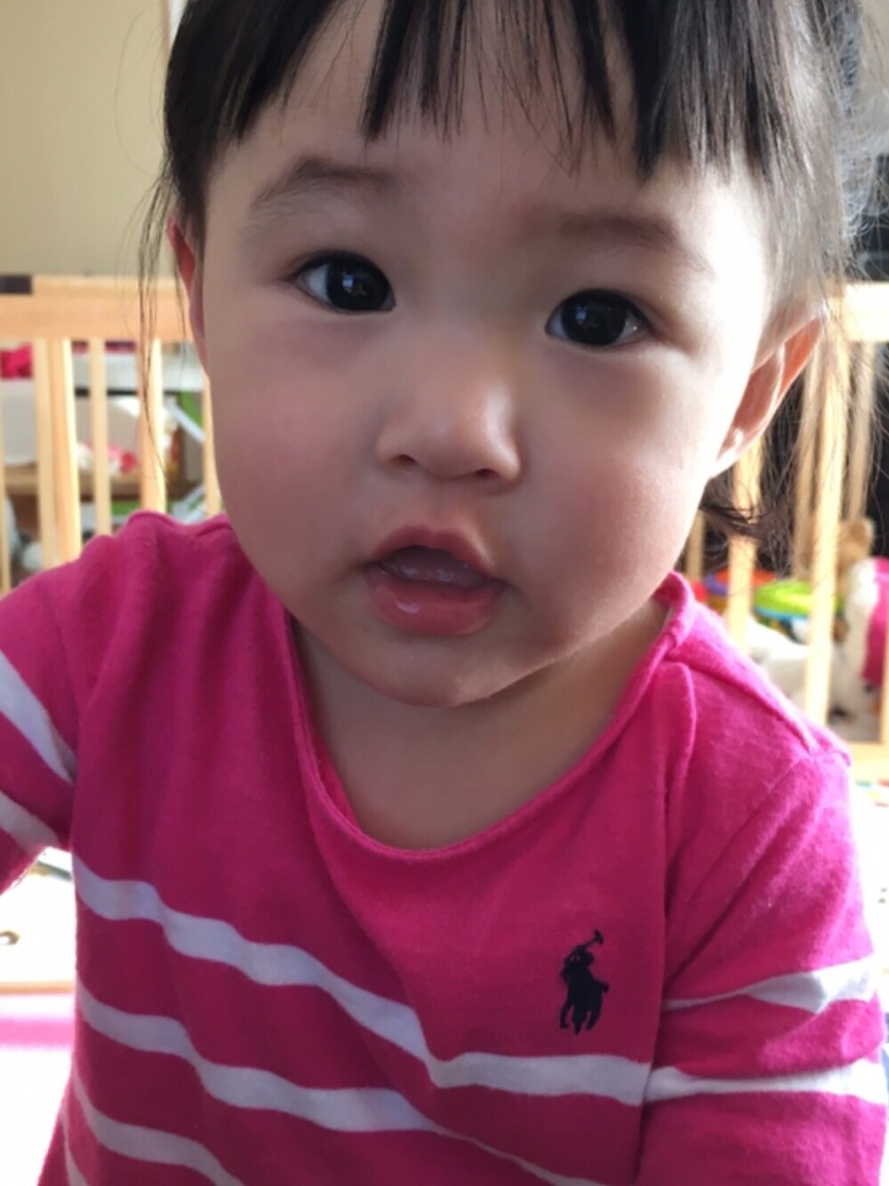 「ベビーコーデ、ラルフローレンベビー」｜「POLO RALPH LAURENのアイテム（Tシャツ/カットソー、ピンク系）」を使った、miruさん（キッズ・70cm）の冬コーディネートの1枚目の写真