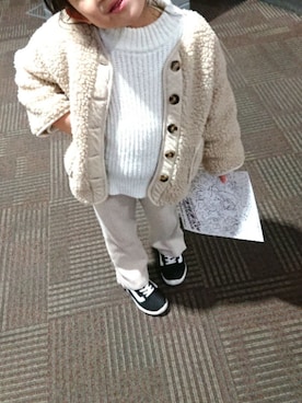 「petit main（プティマイン）のアイテム（その他パンツ、ベージュ系）」を使った、R.さん（キッズ・120cm）の春コーディネート