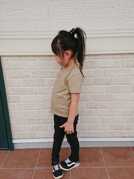 「kokoniのアイテム（Tシャツ/カットソー、グリーン系）」を使った、R.さん（キッズ・120cm）の春コーディネート