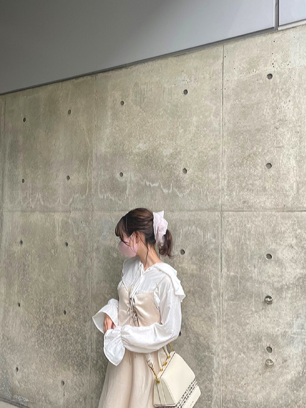 「休日コーデ、春夏コーデ、ootd、甘めコーデ、デートスタイル（WOMEN）、ビッグシュシュ、ピンクコーデ、服飾学生、いいね、save、フォローお願いします🤑」｜「HONEY MI HONEYのアイテム（ワンピース、ピンク系）」を使った、SAKULA.さん（レディース・161cm）の春コーディネートの1枚目の写真